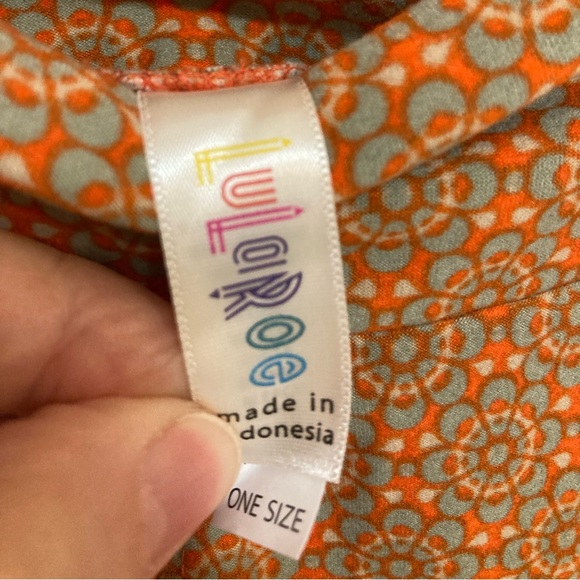 Super soft LulaRoe stretch leggings - Picture 3 of 4